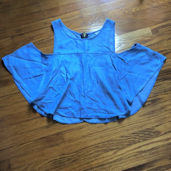 GUESS Blue Cold Shoulder Cropped Top - Picture 8 of 9